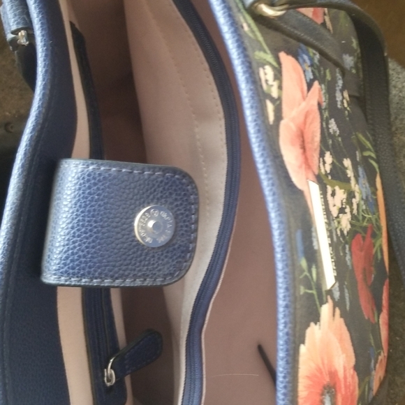 Purse - Picture 2 of 2